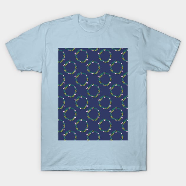 Christmas wreath pattern T-Shirt by DanielK